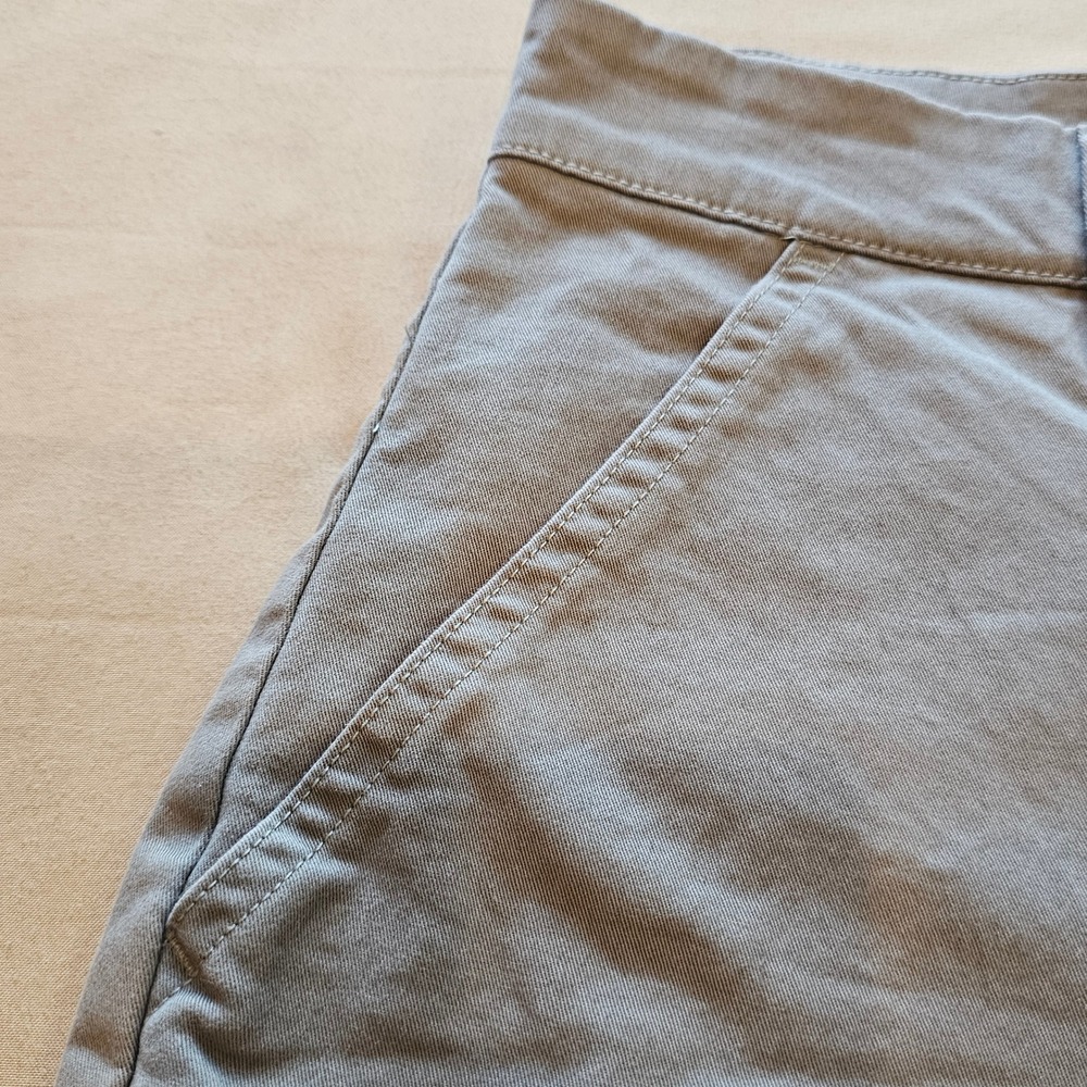 Chubbies Mens Everywear Chino Shorts Light Grey 7 Inch Inseam Size 32 Stretch - Picture 2 of 9